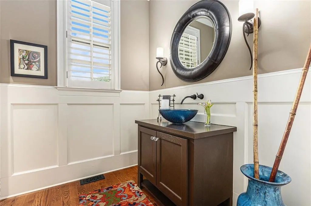 136 Hardeman Road, Atlanta, Georgia 30342, 4 Bedrooms Bedrooms, ,4 BathroomsBathrooms,Residential,Sold,136 Hardeman Road,7381918