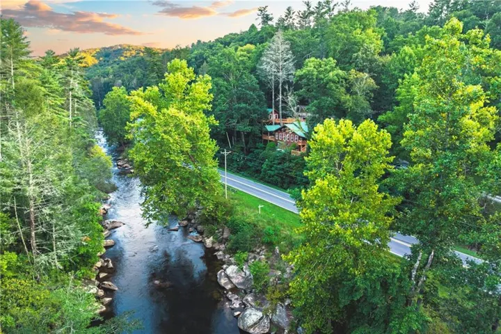 55 River Bend Lane, Blue Ridge, Georgia 30513