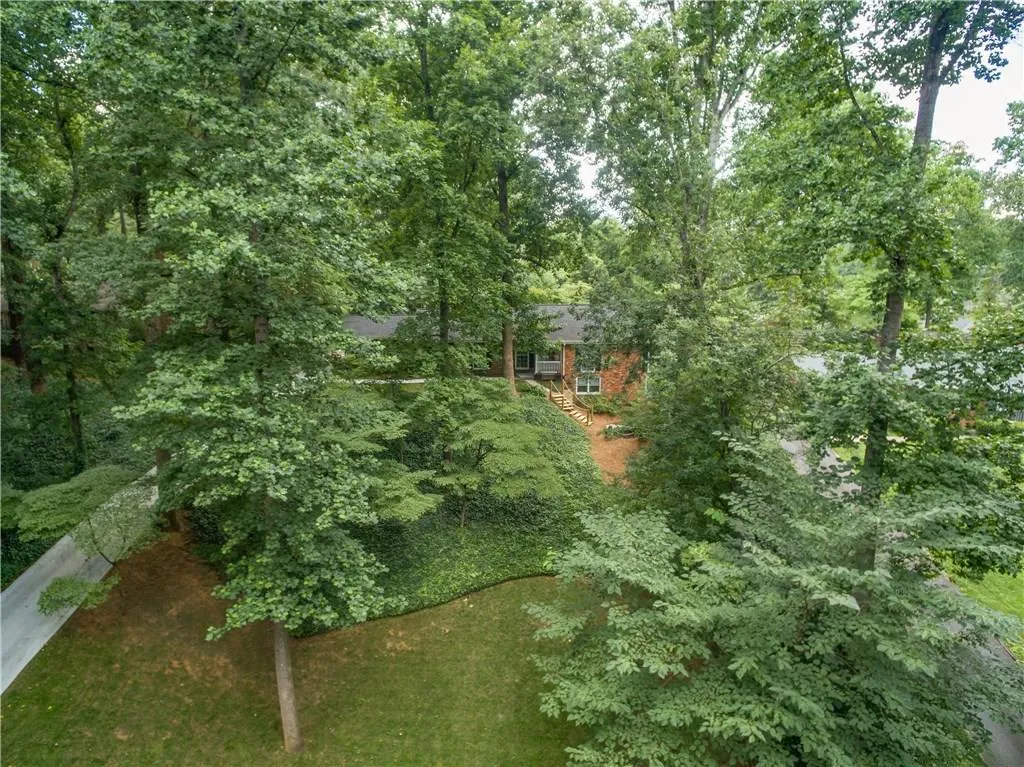 6840 Castleton Drive, Sandy Springs, Georgia 30328, 5 Bedrooms Bedrooms, ,3 BathroomsBathrooms,Residential,Sold,6840 Castleton Drive,5868262