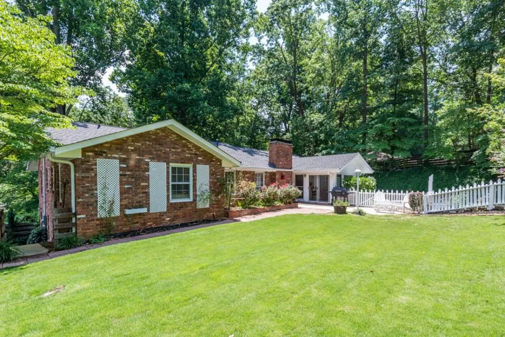 6840 Castleton Drive, Sandy Springs, Georgia 30328, 5 Bedrooms Bedrooms, ,3 BathroomsBathrooms,Residential,Sold,6840 Castleton Drive,5868262