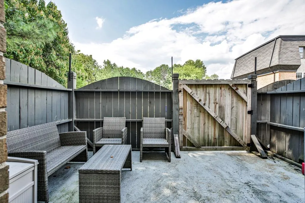 265 Winding River Drive Unit H, Sandy Springs, Georgia 30350, 2 Bedrooms Bedrooms, ,1 BathroomBathrooms,Residential,Sold,265 Winding River Drive Unit H,6767840