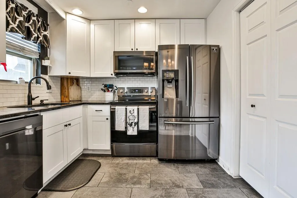 265 Winding River Drive Unit H, Sandy Springs, Georgia 30350, 2 Bedrooms Bedrooms, ,1 BathroomBathrooms,Residential,Sold,265 Winding River Drive Unit H,6767840