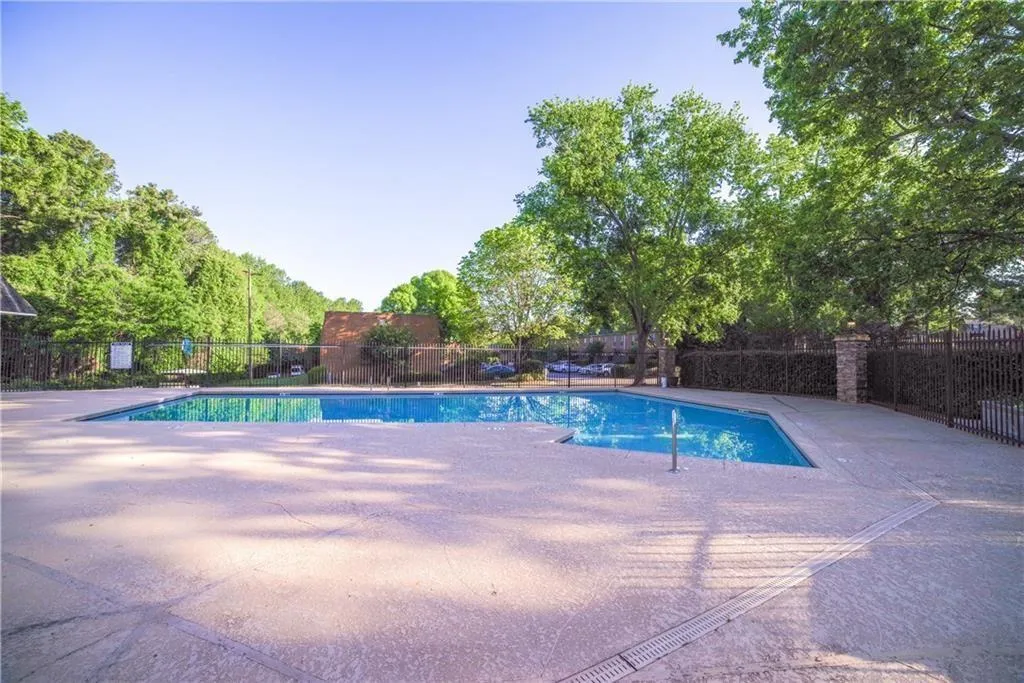 265 Winding River Drive Unit H, Sandy Springs, Georgia 30350, 2 Bedrooms Bedrooms, ,1 BathroomBathrooms,Residential,Sold,265 Winding River Drive Unit H,6767840