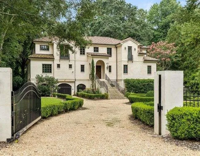 968 Peachtree Battle Circle, Atlanta, Georgia 30327, 4 Bedrooms Bedrooms, ,4 BathroomsBathrooms,Residential,For Sale,968 Peachtree Battle Circle,7673197