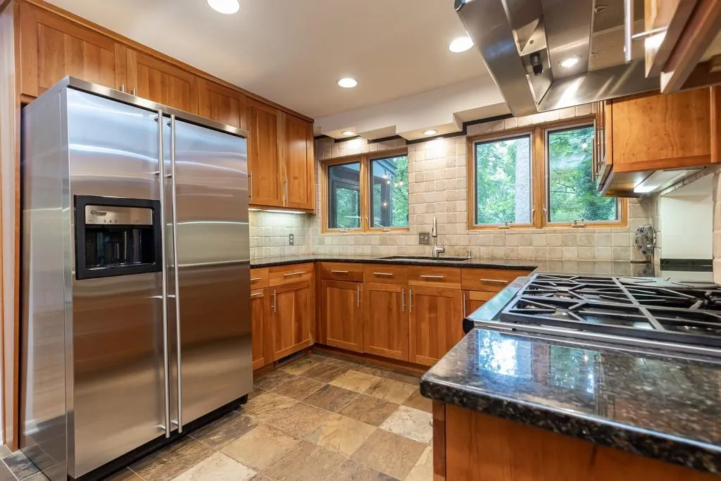620 Colebrook Court, Sandy Springs, Georgia 30327, 4 Bedrooms Bedrooms, ,4 BathroomsBathrooms,Residential,Sold,620 Colebrook Court,7084176