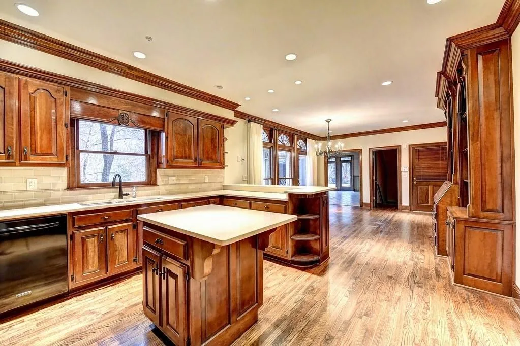 8185 Landing S., Sandy Springs, Georgia 30350, 4 Bedrooms Bedrooms, ,4 BathroomsBathrooms,Residential,Sold,8185 Landing S.,6125826