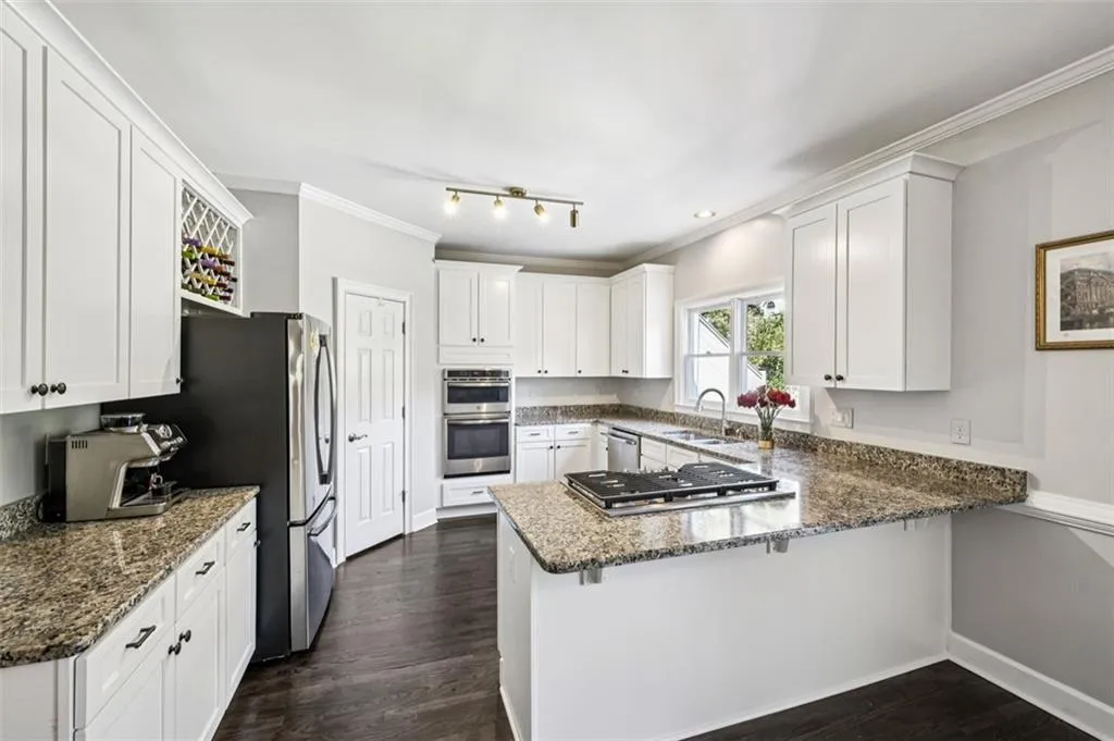 2296 Valley Brook Way Ne, Brookhaven, Georgia 30319, 5 Bedrooms Bedrooms, ,4 BathroomsBathrooms,Residential,For Sale,2296 Valley Brook Way Ne,7642868