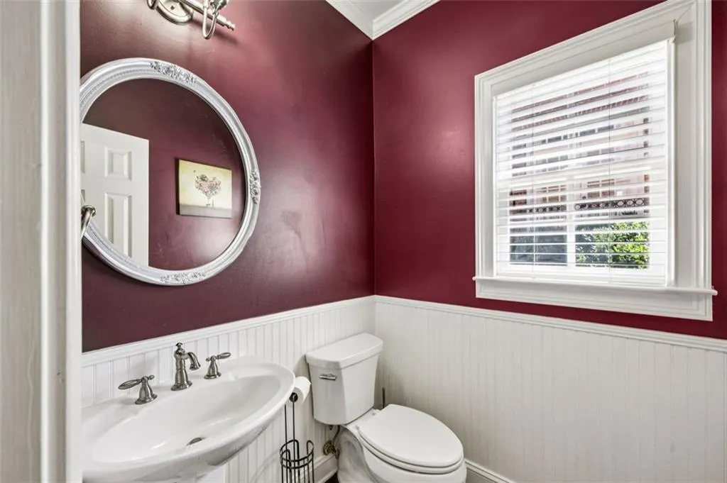 2296 Valley Brook Way Ne, Brookhaven, Georgia 30319, 5 Bedrooms Bedrooms, ,4 BathroomsBathrooms,Residential,For Sale,2296 Valley Brook Way Ne,7642868