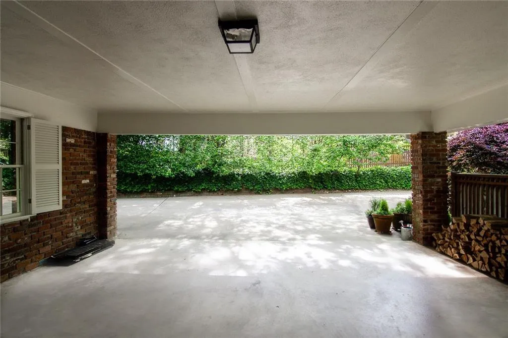 100 Finchley Court, Sandy Springs, Georgia 30328, 4 Bedrooms Bedrooms, ,2 BathroomsBathrooms,Residential,Sold,100 Finchley Court,6876968