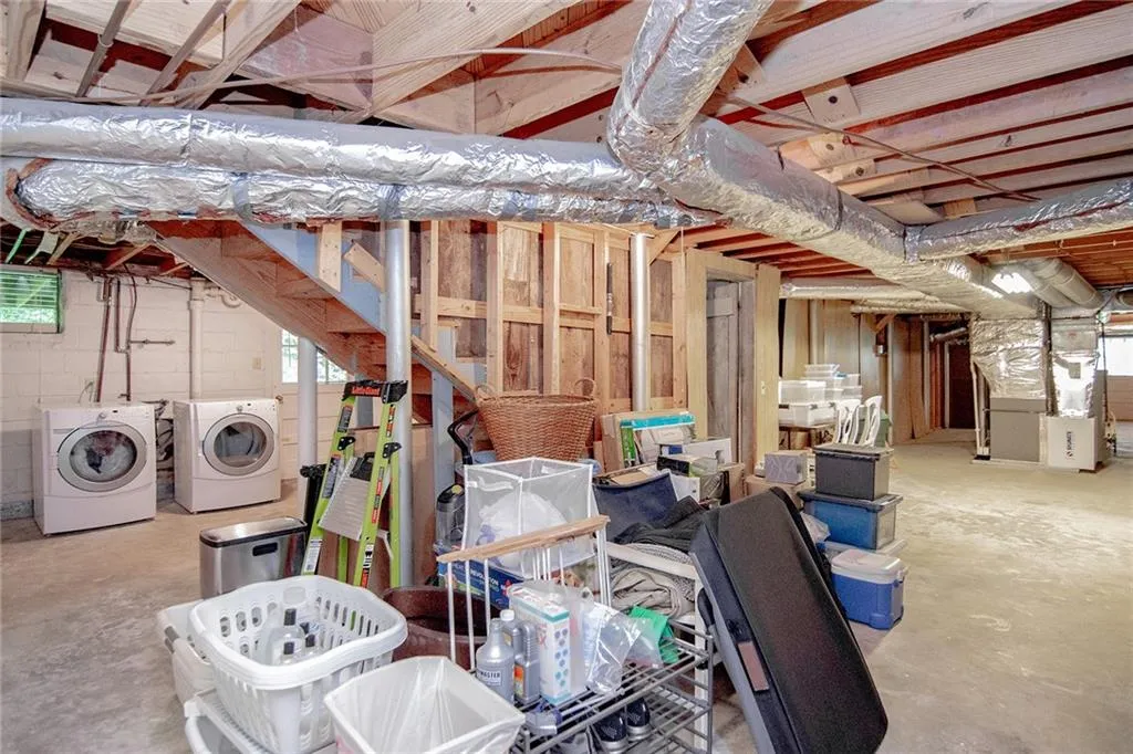 100 Finchley Court, Sandy Springs, Georgia 30328, 4 Bedrooms Bedrooms, ,2 BathroomsBathrooms,Residential,Sold,100 Finchley Court,6876968