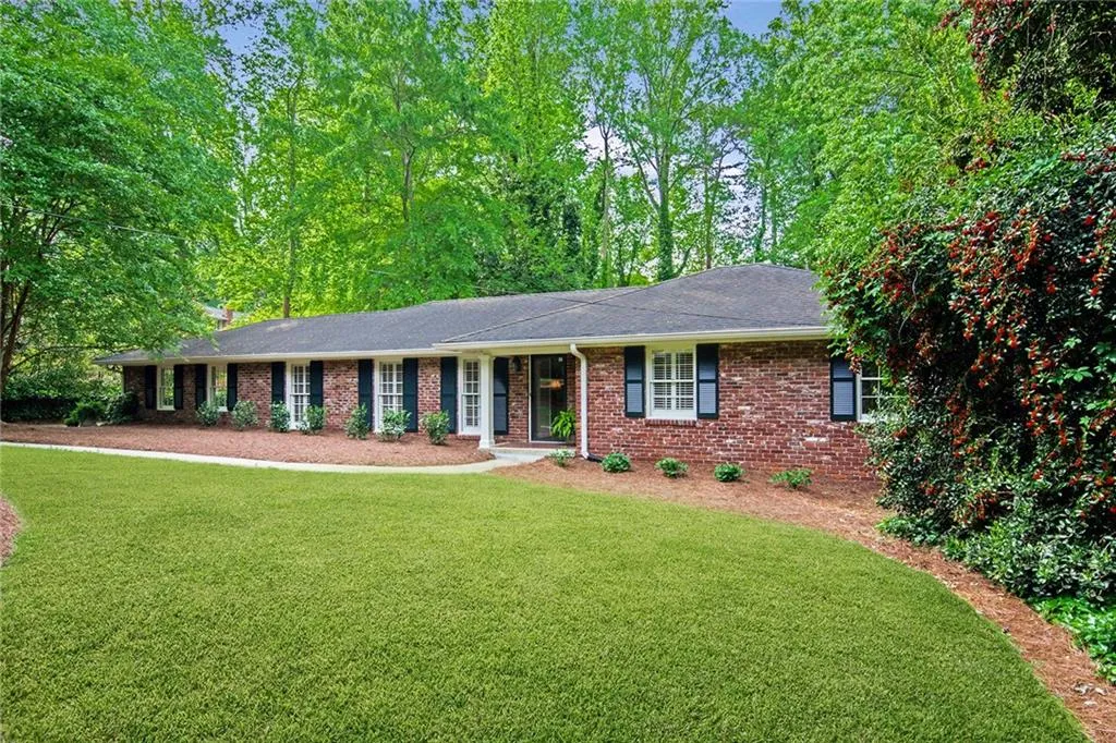 100 Finchley Court, Sandy Springs, Georgia 30328, 4 Bedrooms Bedrooms, ,2 BathroomsBathrooms,Residential,Sold,100 Finchley Court,6876968