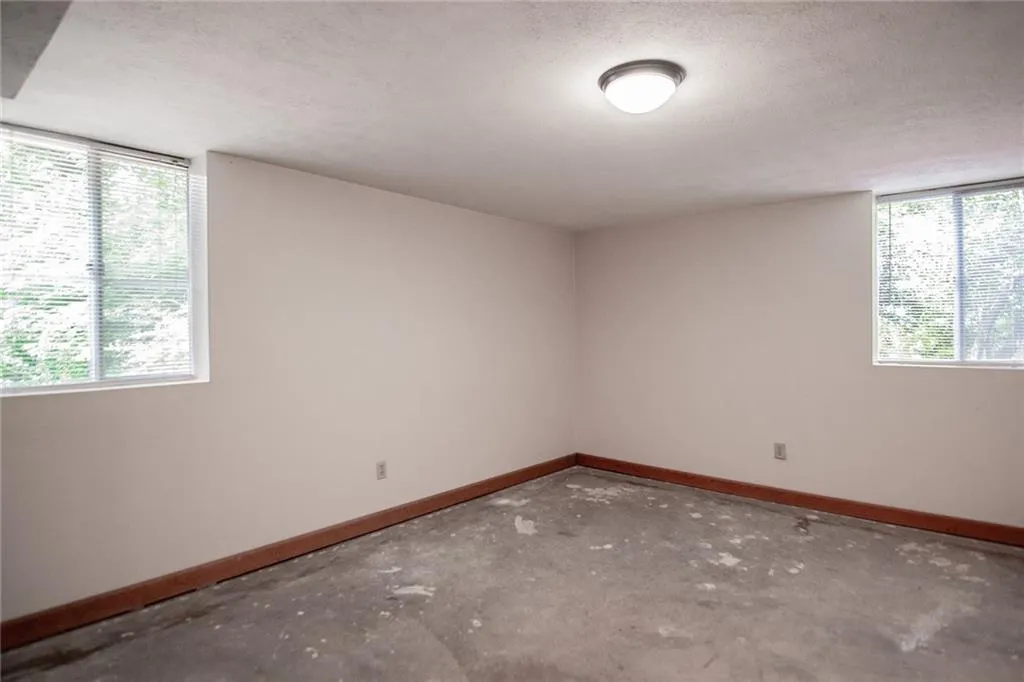 100 Finchley Court, Sandy Springs, Georgia 30328, 4 Bedrooms Bedrooms, ,2 BathroomsBathrooms,Residential,Sold,100 Finchley Court,6876968