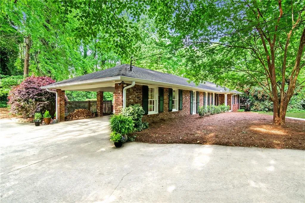 100 Finchley Court, Sandy Springs, Georgia 30328, 4 Bedrooms Bedrooms, ,2 BathroomsBathrooms,Residential,Sold,100 Finchley Court,6876968