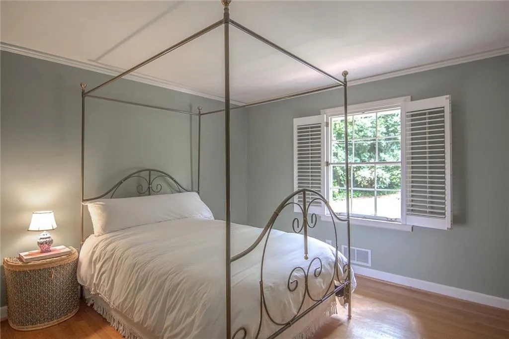 100 Finchley Court, Sandy Springs, Georgia 30328, 4 Bedrooms Bedrooms, ,2 BathroomsBathrooms,Residential,Sold,100 Finchley Court,6876968