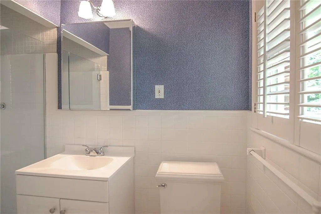 100 Finchley Court, Sandy Springs, Georgia 30328, 4 Bedrooms Bedrooms, ,2 BathroomsBathrooms,Residential,Sold,100 Finchley Court,6876968