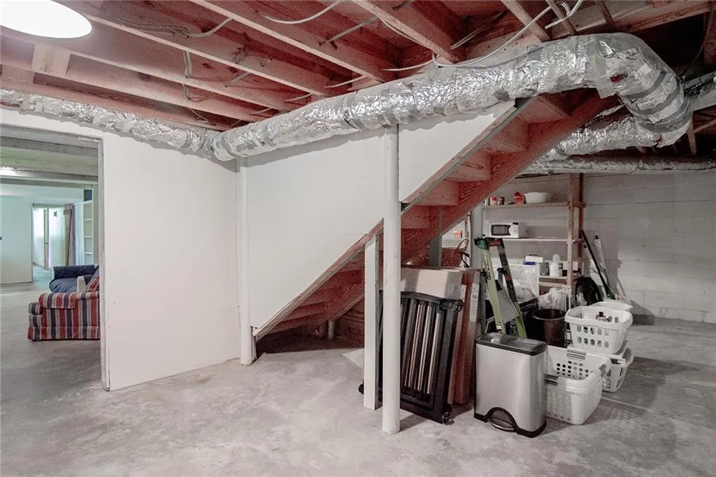 100 Finchley Court, Sandy Springs, Georgia 30328, 4 Bedrooms Bedrooms, ,2 BathroomsBathrooms,Residential,Sold,100 Finchley Court,6876968