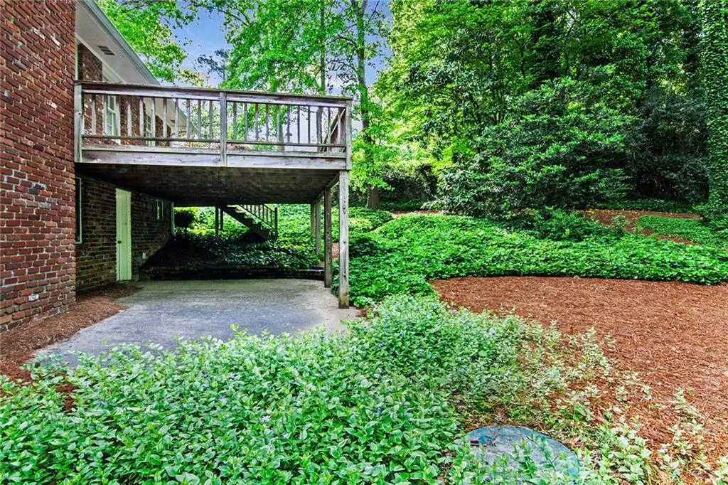 100 Finchley Court, Sandy Springs, Georgia 30328, 4 Bedrooms Bedrooms, ,2 BathroomsBathrooms,Residential,Sold,100 Finchley Court,6876968