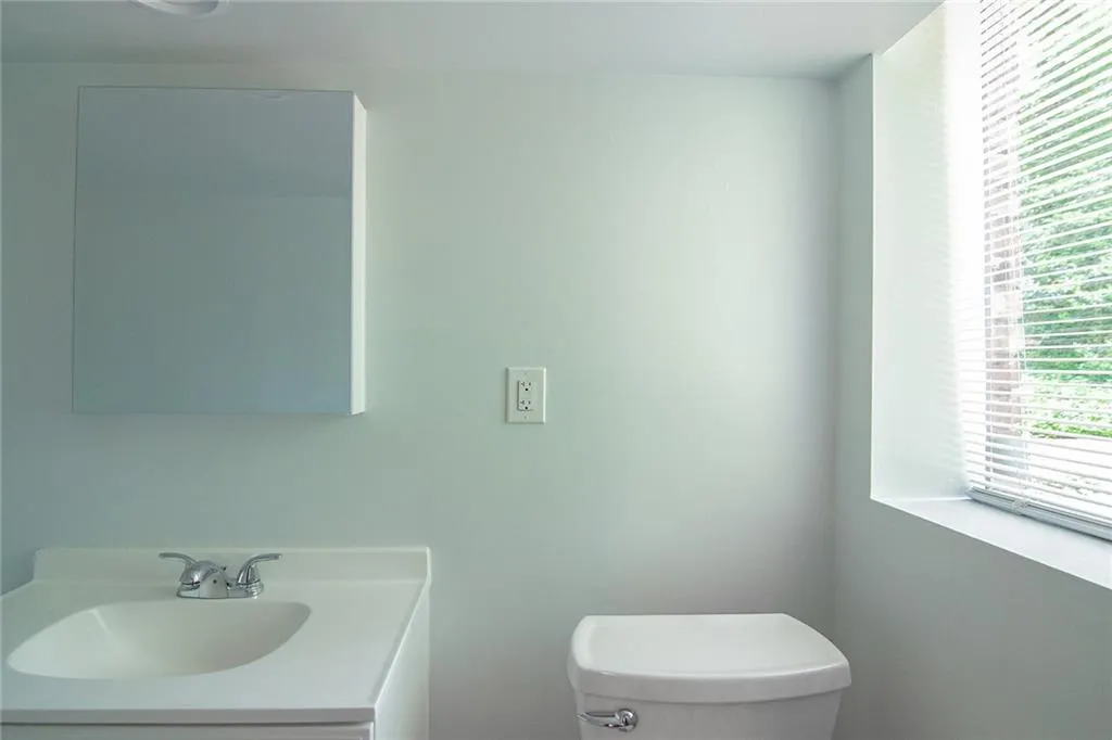 100 Finchley Court, Sandy Springs, Georgia 30328, 4 Bedrooms Bedrooms, ,2 BathroomsBathrooms,Residential,Sold,100 Finchley Court,6876968