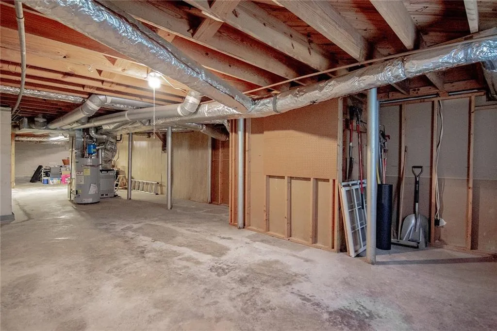 100 Finchley Court, Sandy Springs, Georgia 30328, 4 Bedrooms Bedrooms, ,2 BathroomsBathrooms,Residential,Sold,100 Finchley Court,6876968