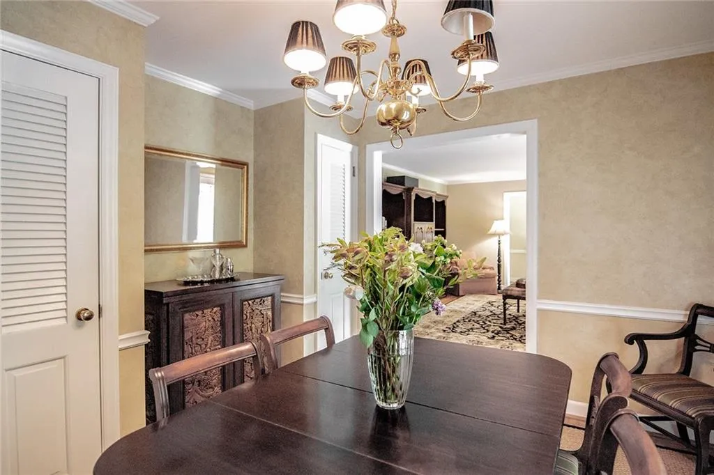 100 Finchley Court, Sandy Springs, Georgia 30328, 4 Bedrooms Bedrooms, ,2 BathroomsBathrooms,Residential,Sold,100 Finchley Court,6876968