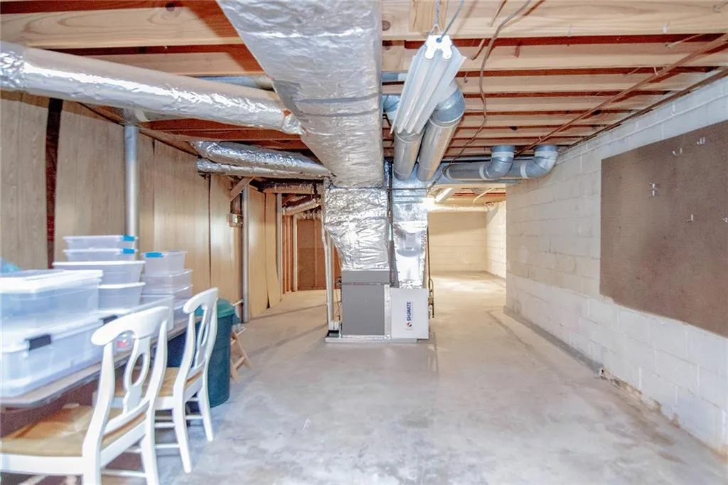 100 Finchley Court, Sandy Springs, Georgia 30328, 4 Bedrooms Bedrooms, ,2 BathroomsBathrooms,Residential,Sold,100 Finchley Court,6876968