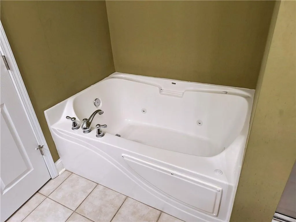 Primary Bath deep, jetted tub!
