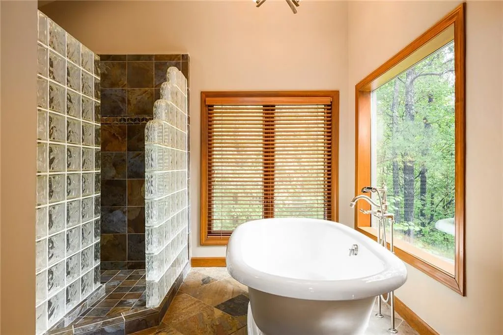 9590 Marsh Cove Court, Sandy Springs, Georgia 30350, 4 Bedrooms Bedrooms, ,4 BathroomsBathrooms,Residential,Sold,9590 Marsh Cove Court,6953911