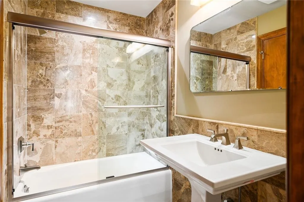 9590 Marsh Cove Court, Sandy Springs, Georgia 30350, 4 Bedrooms Bedrooms, ,4 BathroomsBathrooms,Residential,Sold,9590 Marsh Cove Court,6953911