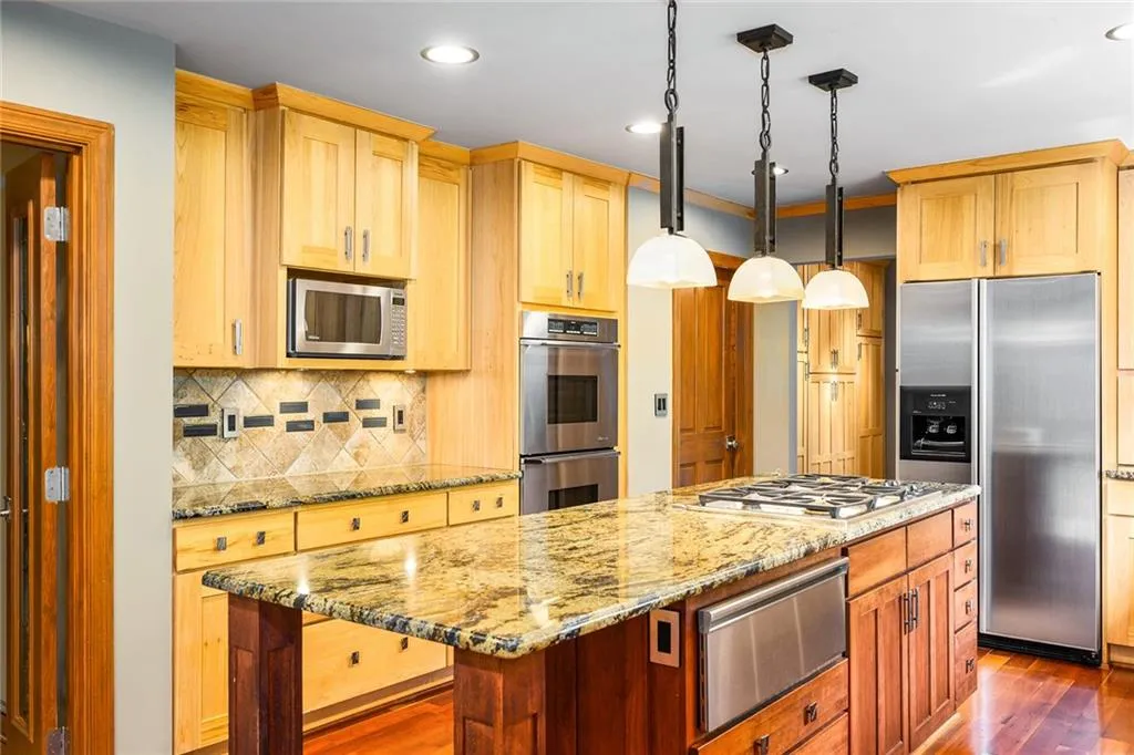 9590 Marsh Cove Court, Sandy Springs, Georgia 30350, 4 Bedrooms Bedrooms, ,4 BathroomsBathrooms,Residential,Sold,9590 Marsh Cove Court,6953911