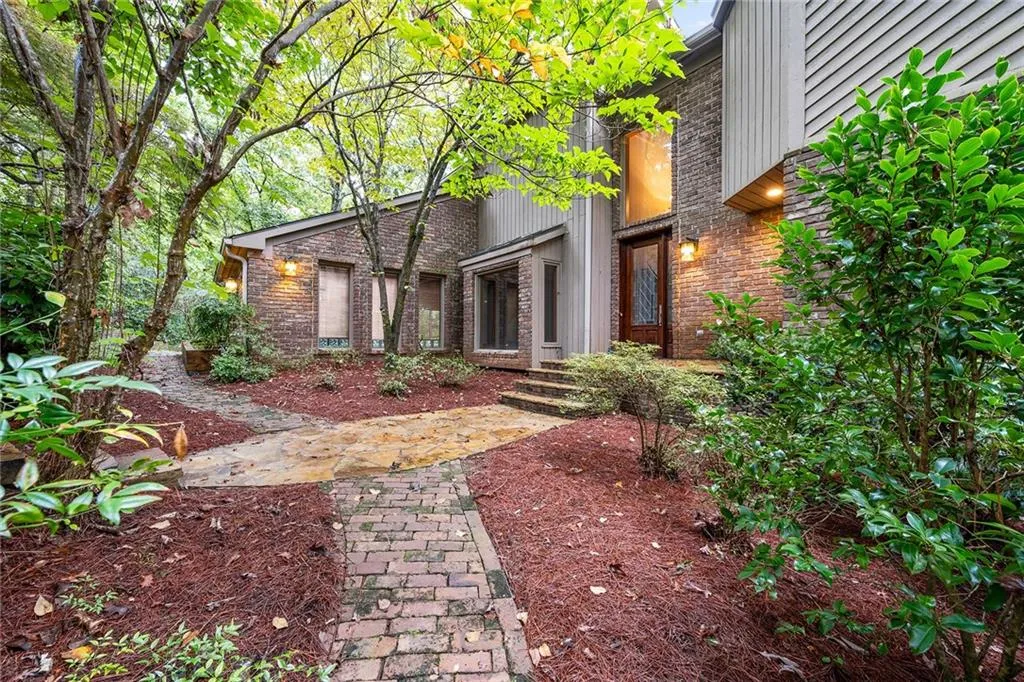 9590 Marsh Cove Court, Sandy Springs, Georgia 30350, 4 Bedrooms Bedrooms, ,4 BathroomsBathrooms,Residential,Sold,9590 Marsh Cove Court,6953911