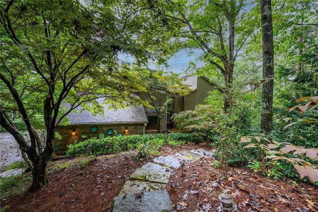 9590 Marsh Cove Court, Sandy Springs, Georgia 30350, 4 Bedrooms Bedrooms, ,4 BathroomsBathrooms,Residential,Sold,9590 Marsh Cove Court,6953911
