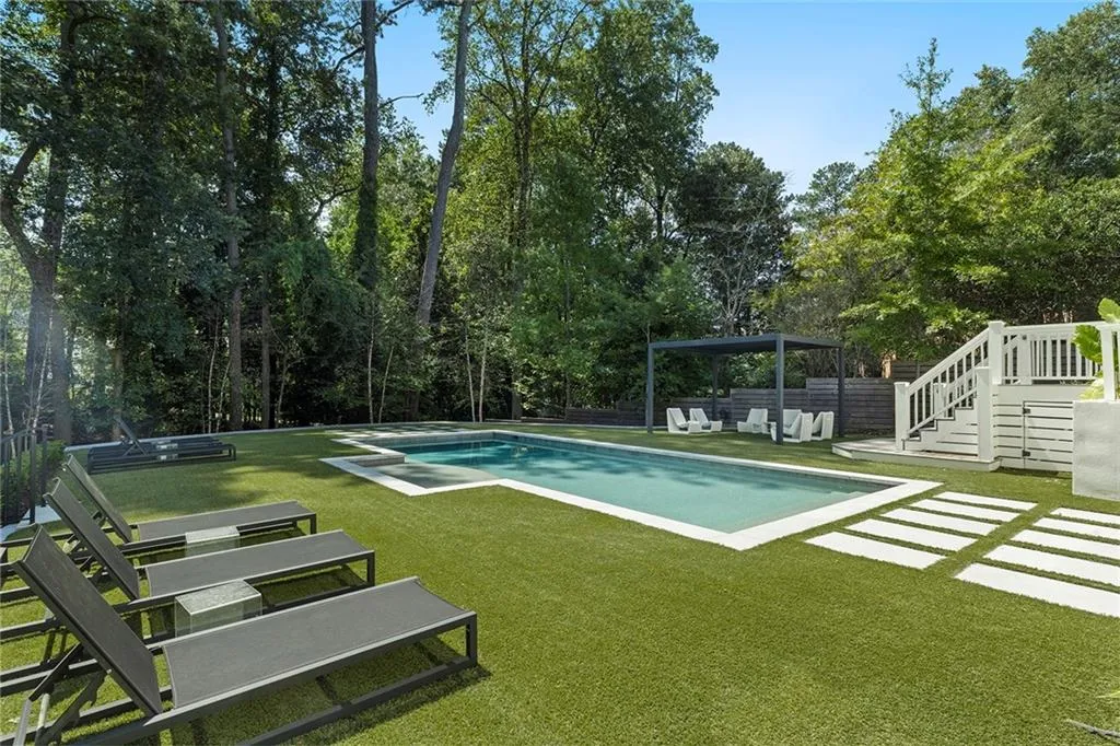 715 Amberidge Trail Nw, Atlanta, Georgia 30328, 6 Bedrooms Bedrooms, ,5 BathroomsBathrooms,Residential,For Sale,715 Amberidge Trail Nw,7651655
