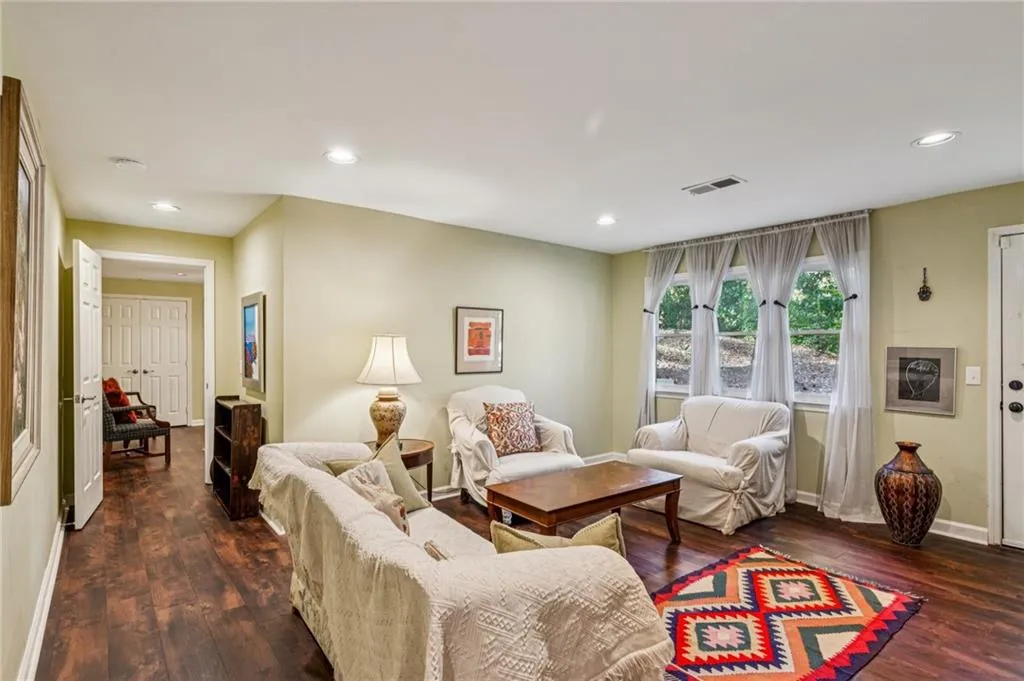 5460 E Idlewood Lane, Atlanta, Georgia 30327, 6 Bedrooms Bedrooms, ,4 BathroomsBathrooms,Residential,For Sale,5460 E Idlewood Lane,7733561
