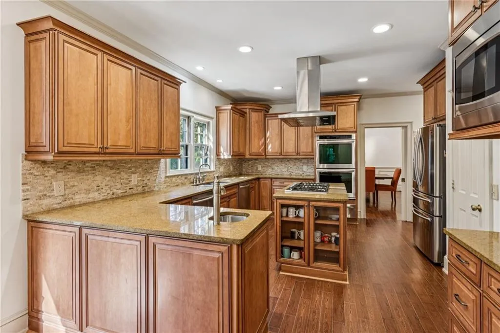 5460 E Idlewood Lane, Atlanta, Georgia 30327, 6 Bedrooms Bedrooms, ,4 BathroomsBathrooms,Residential,For Sale,5460 E Idlewood Lane,7733561