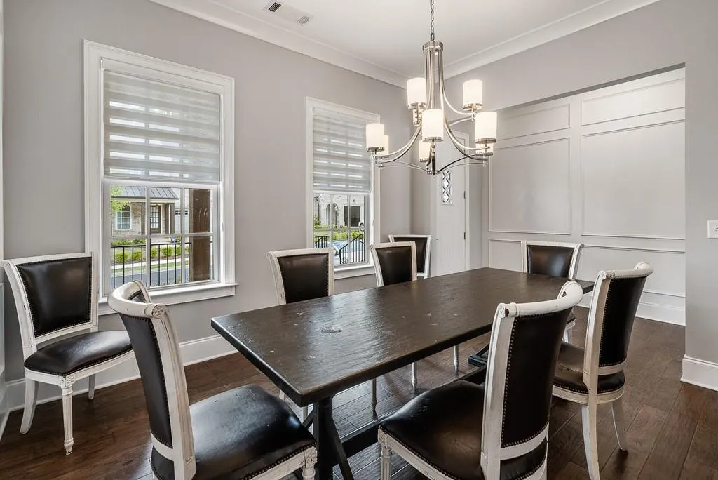 6470 Meridian Way, Sandy Springs, Georgia 30328, 6 Bedrooms Bedrooms, ,5 BathroomsBathrooms,Residential,Sold,6470 Meridian Way,6718988