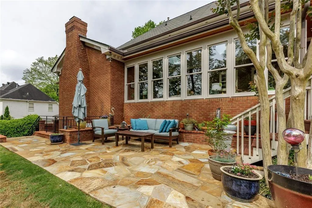 1048 Byrnwyck Road Ne, Brookhaven, Georgia 30319, 5 Bedrooms Bedrooms, ,3 BathroomsBathrooms,Residential,For Sale,1048 Byrnwyck Road Ne,7631250