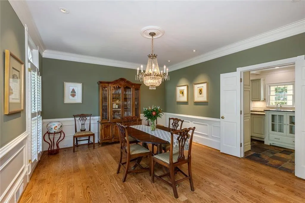 1048 Byrnwyck Road Ne, Brookhaven, Georgia 30319, 5 Bedrooms Bedrooms, ,3 BathroomsBathrooms,Residential,For Sale,1048 Byrnwyck Road Ne,7631250