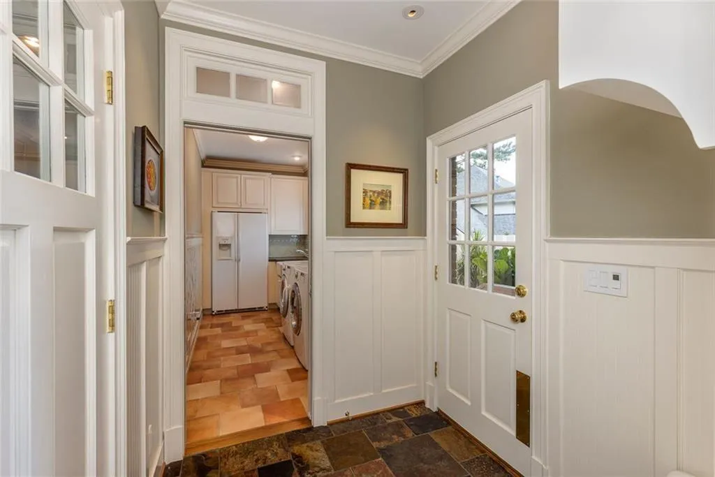 1048 Byrnwyck Road Ne, Brookhaven, Georgia 30319, 5 Bedrooms Bedrooms, ,3 BathroomsBathrooms,Residential,For Sale,1048 Byrnwyck Road Ne,7631250