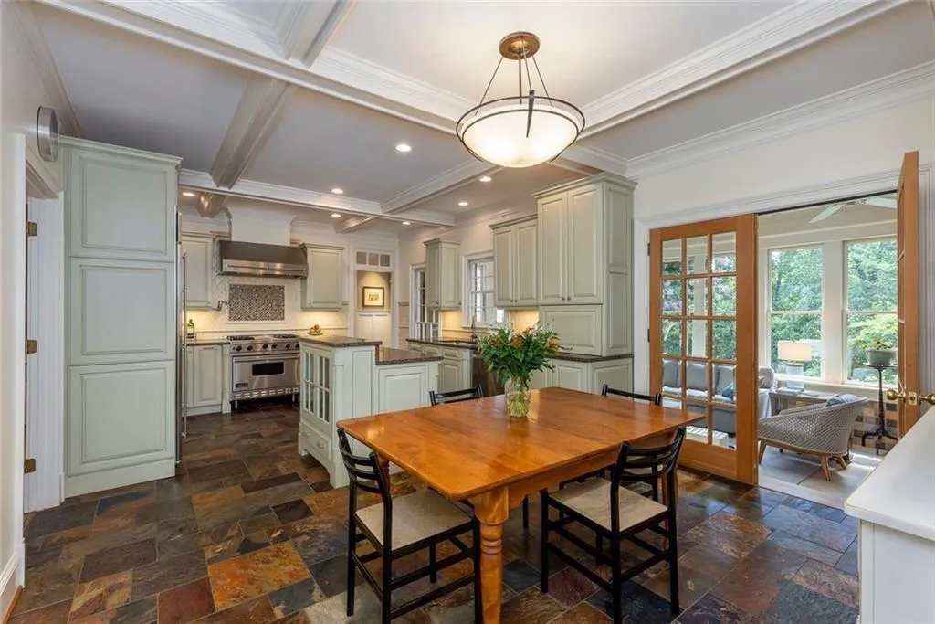 1048 Byrnwyck Road Ne, Brookhaven, Georgia 30319, 5 Bedrooms Bedrooms, ,3 BathroomsBathrooms,Residential,For Sale,1048 Byrnwyck Road Ne,7631250