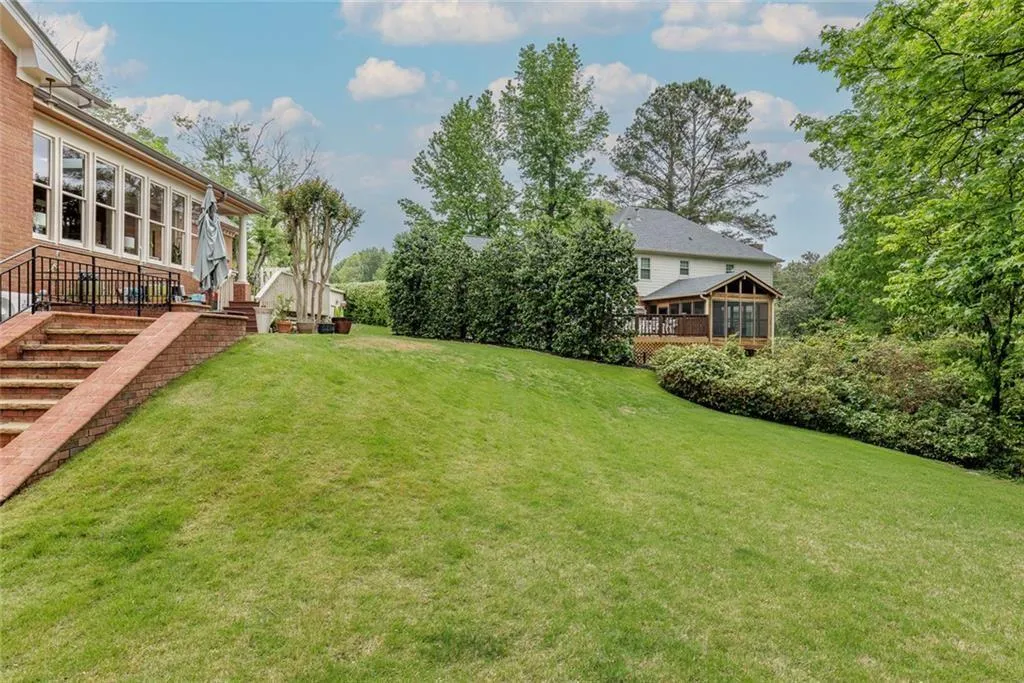 1048 Byrnwyck Road Ne, Brookhaven, Georgia 30319, 5 Bedrooms Bedrooms, ,3 BathroomsBathrooms,Residential,For Sale,1048 Byrnwyck Road Ne,7631250