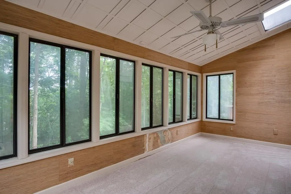 470 W Spalding Drive, Sandy Springs, Georgia 30328, 3 Bedrooms Bedrooms, ,2 BathroomsBathrooms,Residential,Sold,470 W Spalding Drive,6565995
