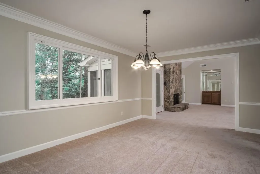 470 W Spalding Drive, Sandy Springs, Georgia 30328, 3 Bedrooms Bedrooms, ,2 BathroomsBathrooms,Residential,Sold,470 W Spalding Drive,6565995