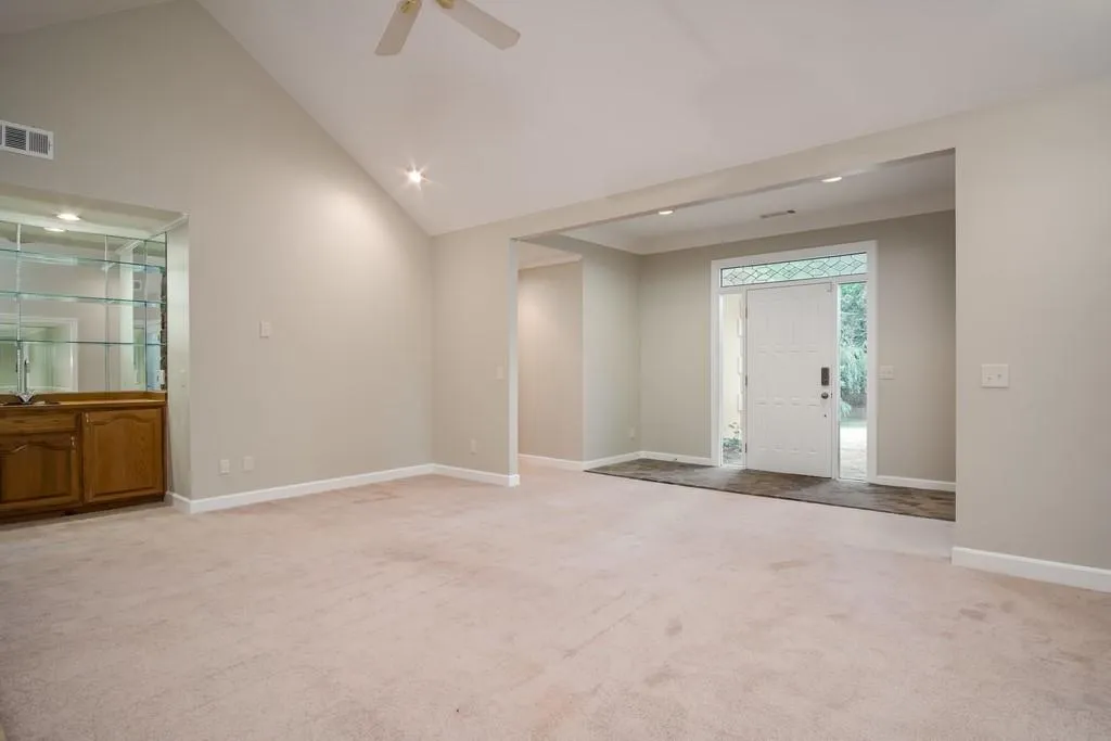470 W Spalding Drive, Sandy Springs, Georgia 30328, 3 Bedrooms Bedrooms, ,2 BathroomsBathrooms,Residential,Sold,470 W Spalding Drive,6565995