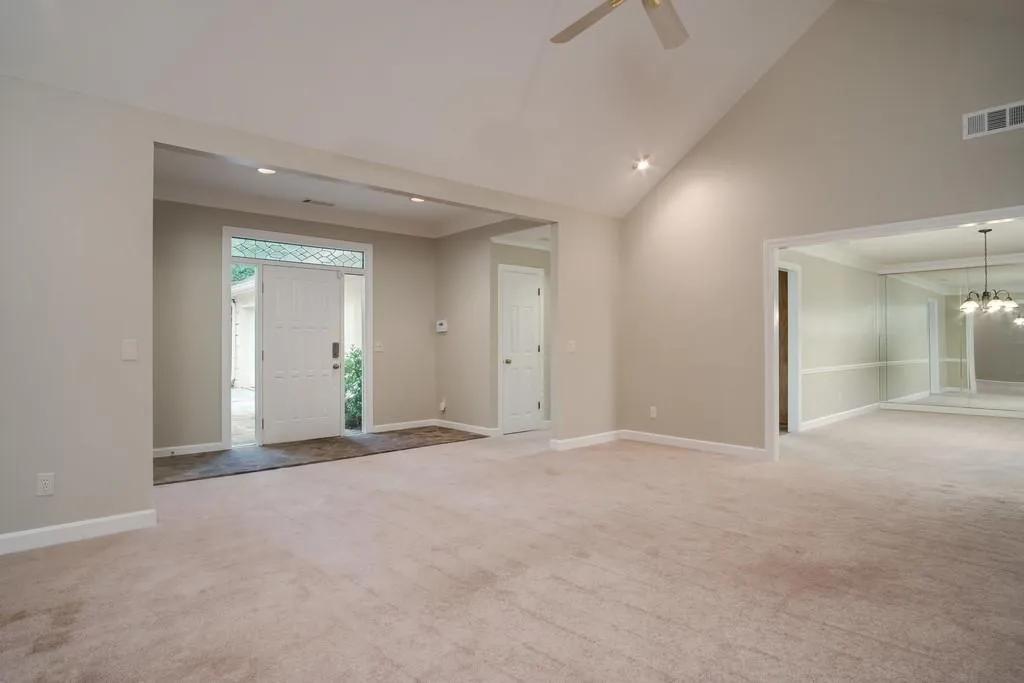 470 W Spalding Drive, Sandy Springs, Georgia 30328, 3 Bedrooms Bedrooms, ,2 BathroomsBathrooms,Residential,Sold,470 W Spalding Drive,6565995