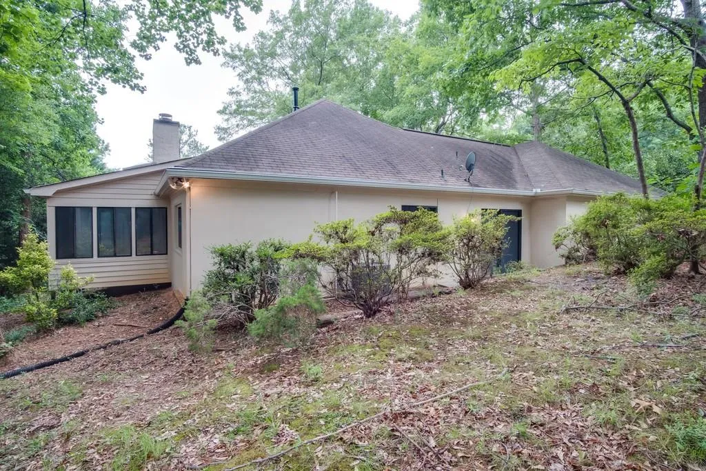470 W Spalding Drive, Sandy Springs, Georgia 30328, 3 Bedrooms Bedrooms, ,2 BathroomsBathrooms,Residential,Sold,470 W Spalding Drive,6565995