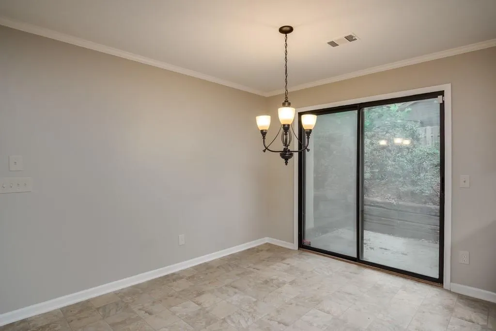 470 W Spalding Drive, Sandy Springs, Georgia 30328, 3 Bedrooms Bedrooms, ,2 BathroomsBathrooms,Residential,Sold,470 W Spalding Drive,6565995