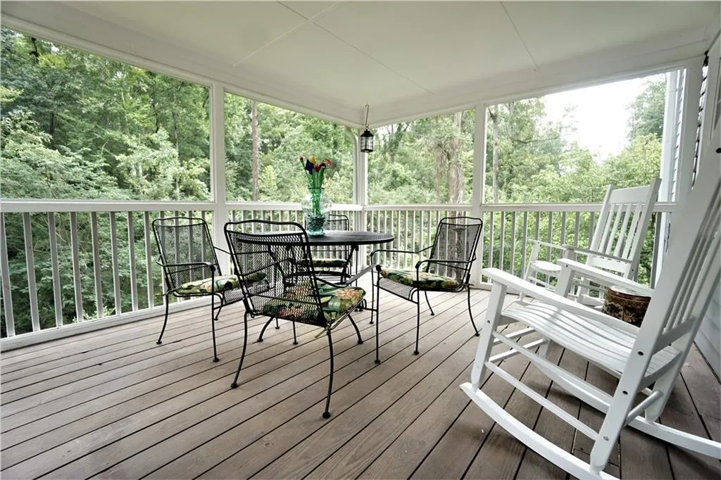 290 Mark Trail, Sandy Springs, Georgia 30328, 4 Bedrooms Bedrooms, ,2 BathroomsBathrooms,Residential,Sold,290 Mark Trail,6924585