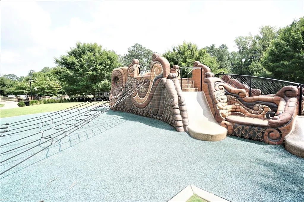 290 Mark Trail, Sandy Springs, Georgia 30328, 4 Bedrooms Bedrooms, ,2 BathroomsBathrooms,Residential,Sold,290 Mark Trail,6924585