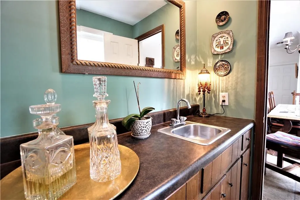 290 Mark Trail, Sandy Springs, Georgia 30328, 4 Bedrooms Bedrooms, ,2 BathroomsBathrooms,Residential,Sold,290 Mark Trail,6924585