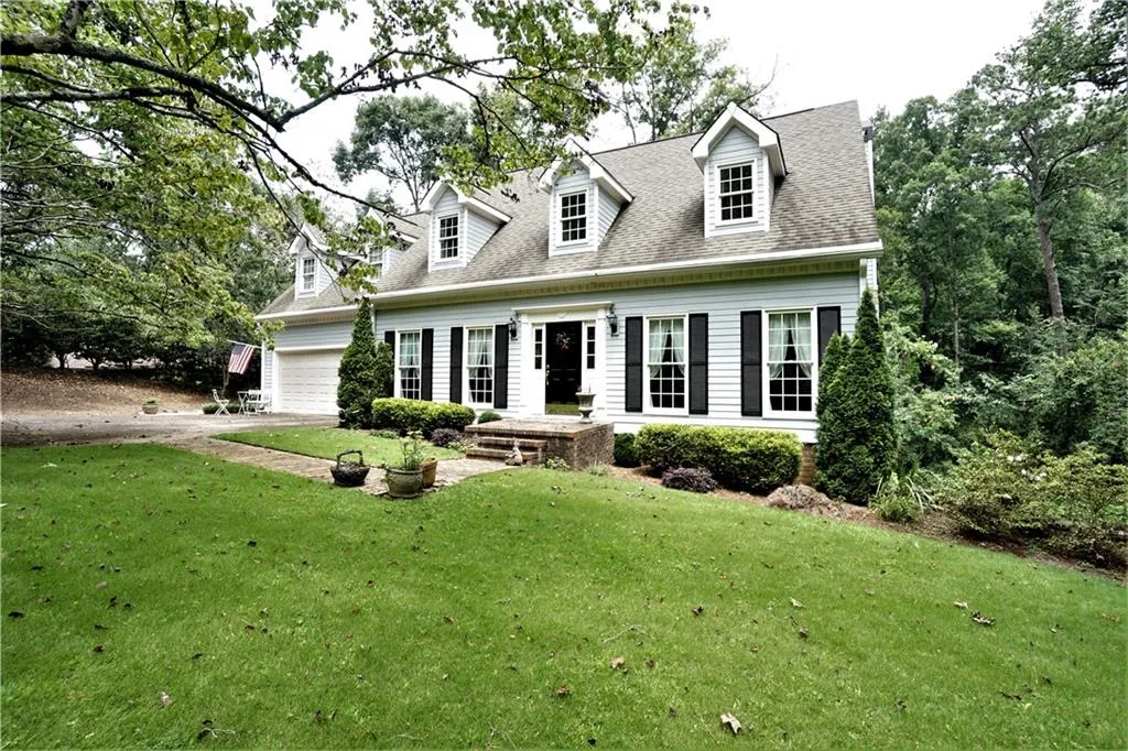 290 Mark Trail, Sandy Springs, Georgia 30328, 4 Bedrooms Bedrooms, ,2 BathroomsBathrooms,Residential,Sold,290 Mark Trail,6924585